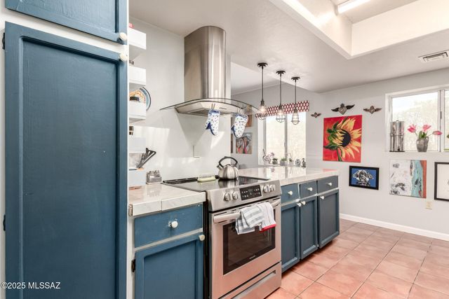 801 W Bella Vista Drive, Green Valley, AZ 85614