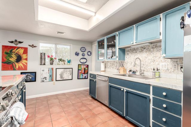 801 W Bella Vista Drive, Green Valley, AZ 85614