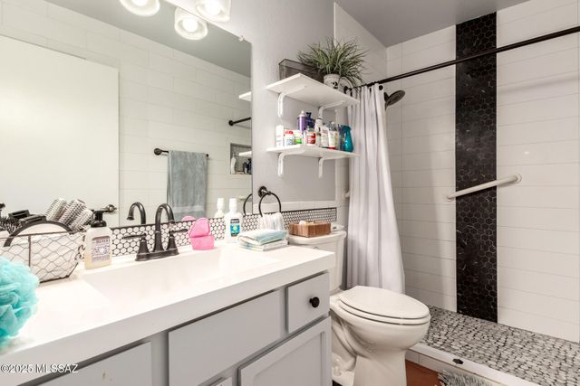 801 W Bella Vista Drive, Green Valley, AZ 85614