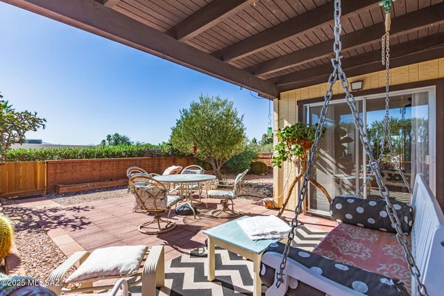 801 W Bella Vista Drive, Green Valley, AZ 85614