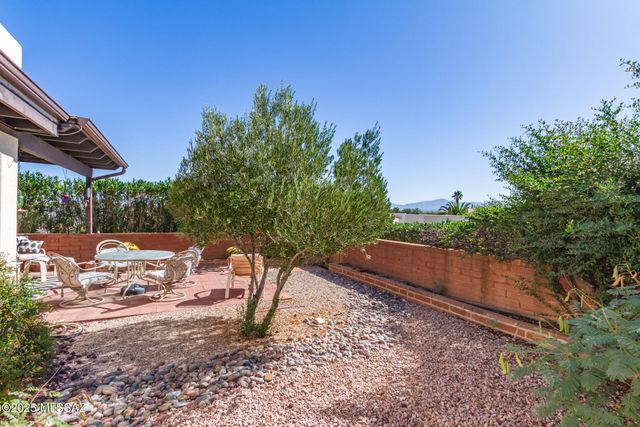 801 W Bella Vista Drive, Green Valley, AZ 85614
