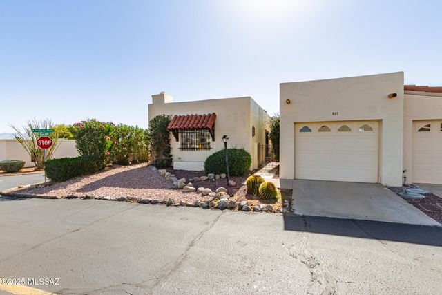 801 W Bella Vista Drive, Green Valley, AZ 85614