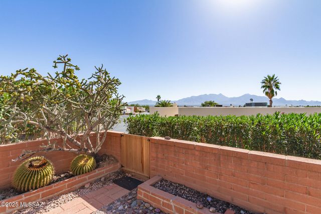 801 W Bella Vista Drive, Green Valley, AZ 85614