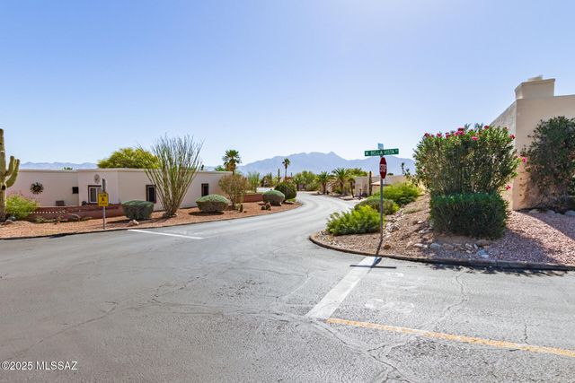 801 W Bella Vista Drive, Green Valley, AZ 85614