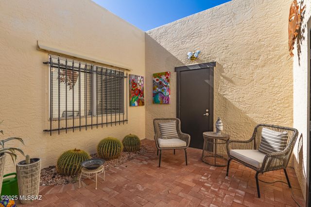 801 W Bella Vista Drive, Green Valley, AZ 85614