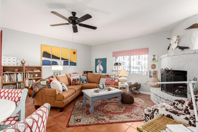 801 W Bella Vista Drive, Green Valley, AZ 85614