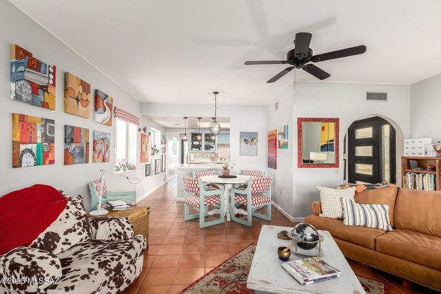 801 W Bella Vista Drive, Green Valley, AZ 85614