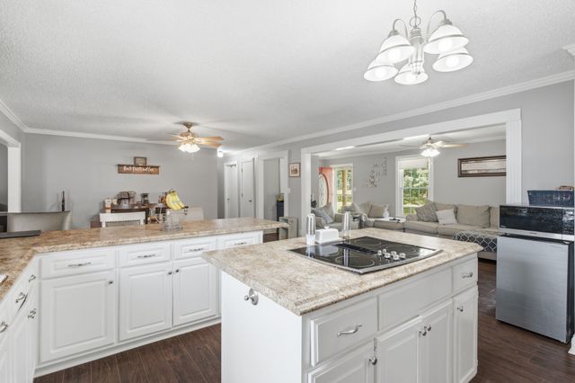 307 S Leath Rd, Portland, TN 37148