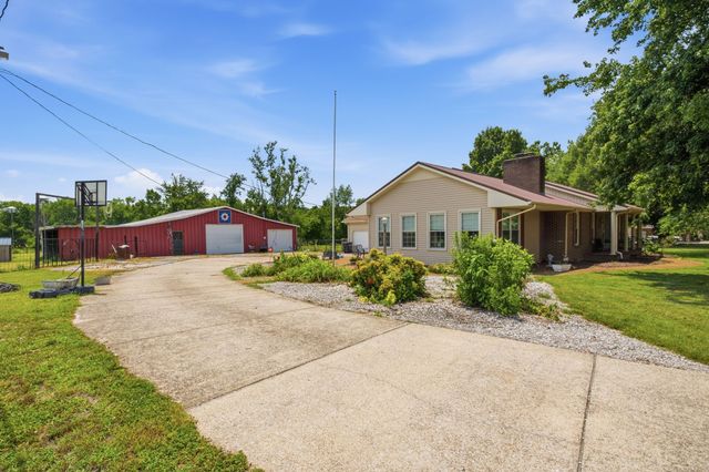 307 S Leath Rd, Portland, TN 37148