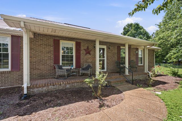 307 S Leath Rd, Portland, TN 37148