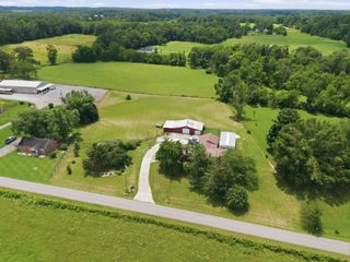 307 S Leath Rd, Portland, TN 37148
