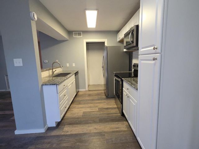 5808 Wellington DR 4, Austin, TX 78723