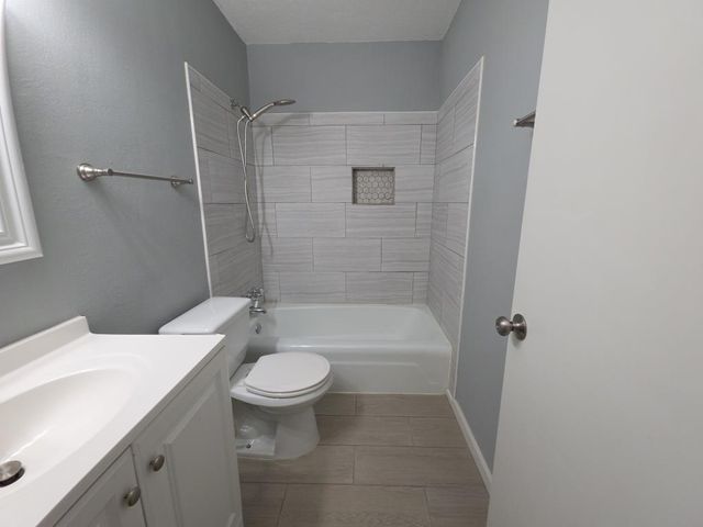 5808 Wellington DR 4, Austin, TX 78723