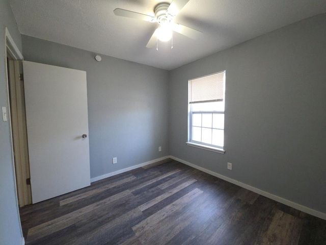 5808 Wellington DR 4, Austin, TX 78723