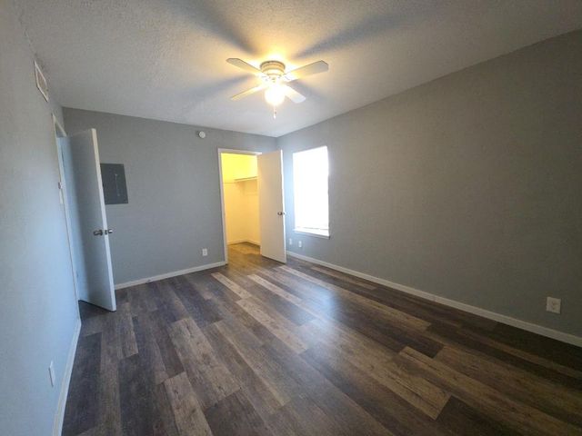 5808 Wellington DR 4, Austin, TX 78723