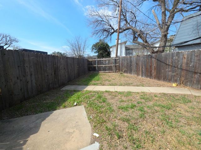 5808 Wellington DR 4, Austin, TX 78723