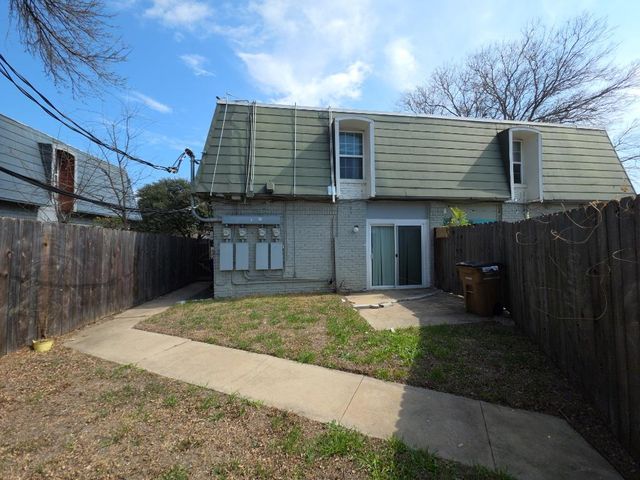 5808 Wellington DR 4, Austin, TX 78723