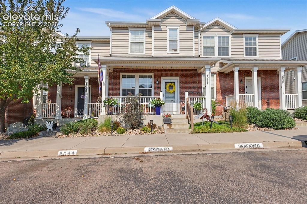 2044 Creekridge Point, Colorado Springs, CO 80910 — exterior