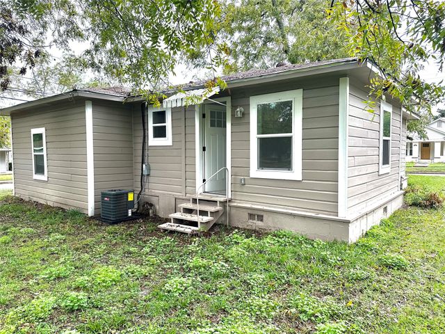 209 S Walnut Street, Winnsboro, TX 75494