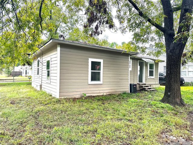 209 S Walnut Street, Winnsboro, TX 75494