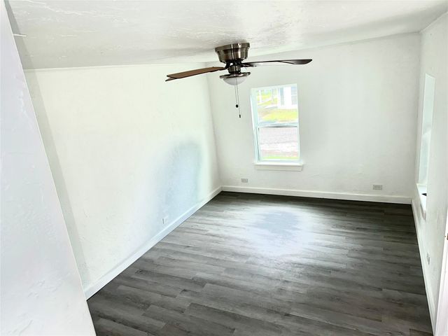 209 S Walnut Street, Winnsboro, TX 75494