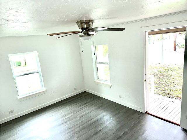 209 S Walnut Street, Winnsboro, TX 75494