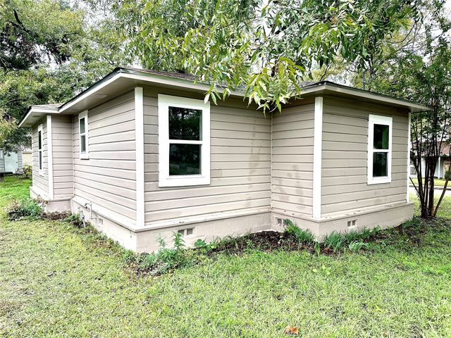 209 S Walnut Street, Winnsboro, TX 75494
