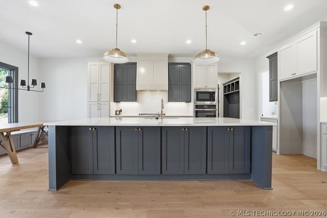 1937 Surrey Court, Bartlesville, OK 74006