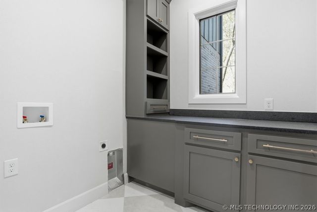 1937 Surrey Court, Bartlesville, OK 74006