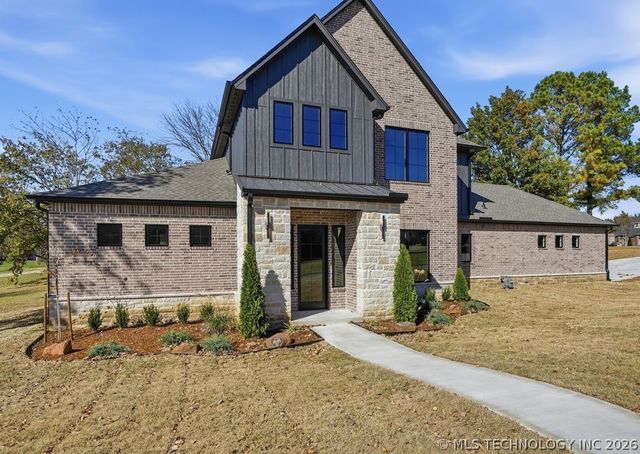 1937 Surrey Court, Bartlesville, OK 74006