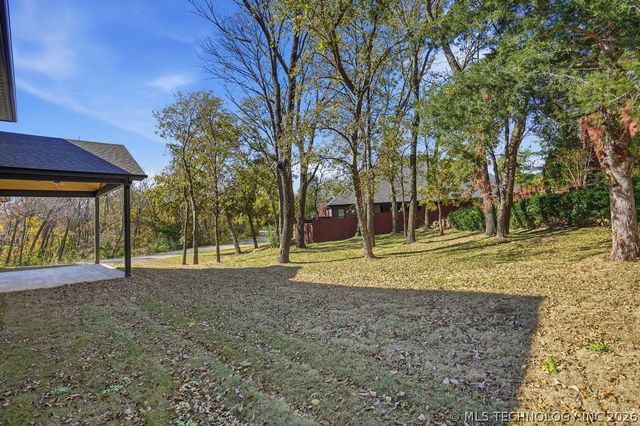 1937 Surrey Court, Bartlesville, OK 74006