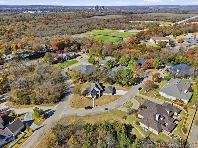 1937 Surrey Court, Bartlesville, OK 74006