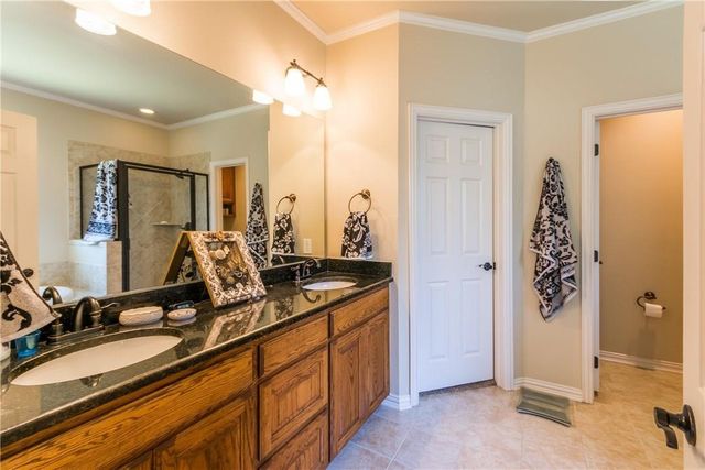 1818 Woodland Park Drive, Denison, TX 75020