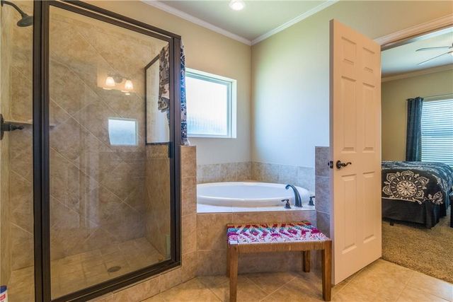 1818 Woodland Park Drive, Denison, TX 75020