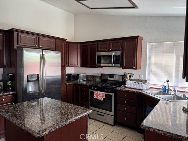 14230 Hillsborough Drive, Victorville, CA 92392