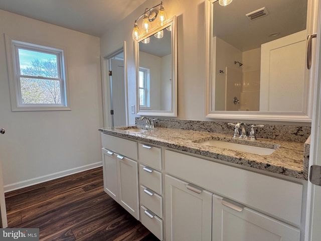 1241 PINE GROVE RD, Berkeley Springs, WV 25411