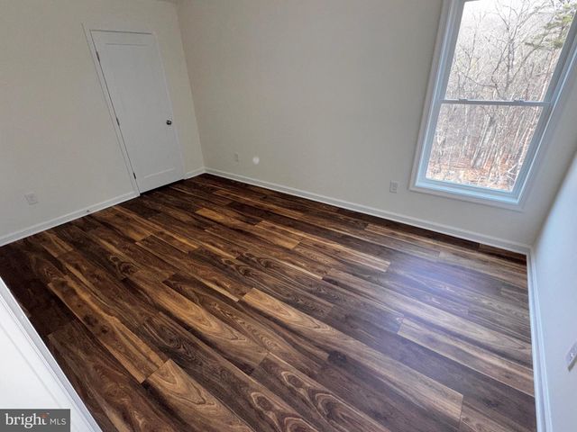 1241 PINE GROVE RD, Berkeley Springs, WV 25411