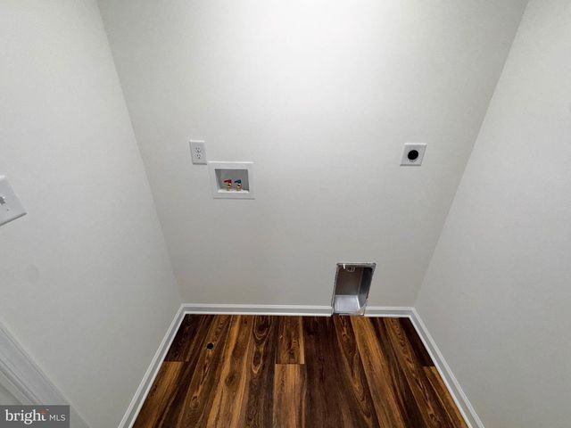 1241 PINE GROVE RD, Berkeley Springs, WV 25411