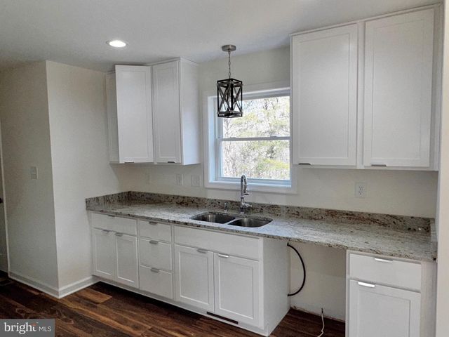 1241 PINE GROVE RD, Berkeley Springs, WV 25411