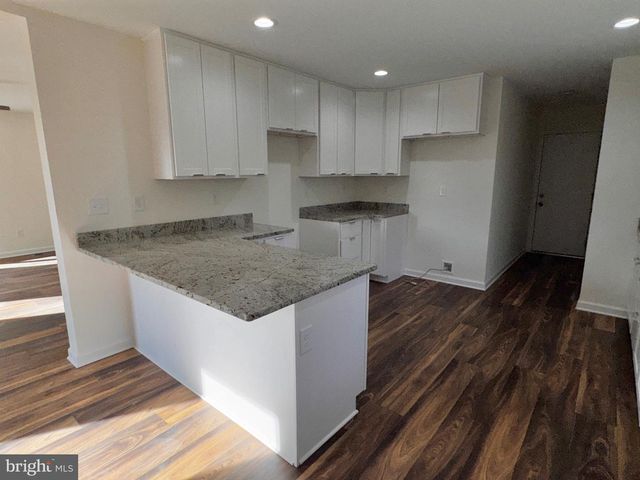 1241 PINE GROVE RD, Berkeley Springs, WV 25411