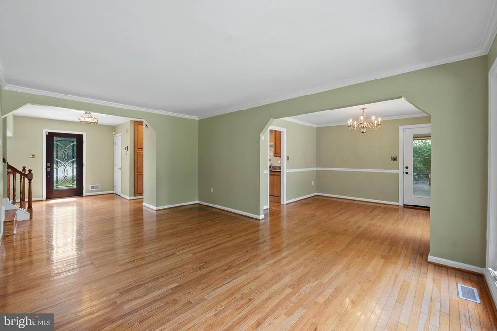 5265 OFALY RD, Fairfax, VA 22030