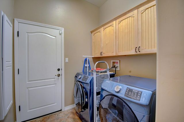 6621 Nagoya Road NE, Rio Rancho, NM 87144