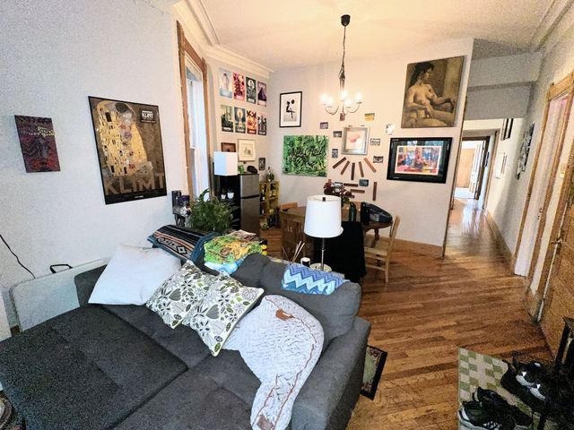 2240 N Halsted Street 2F, Chicago, IL 60614