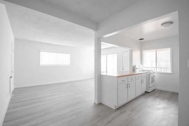 906 E Imperial, El Segundo, CA 90245