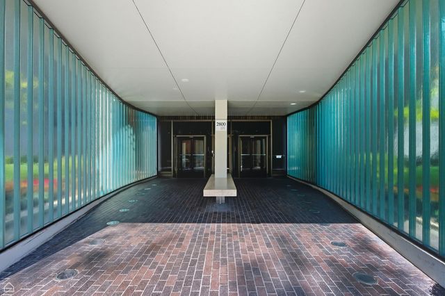2800 N Lake Shore Drive 305, Chicago, IL 60657