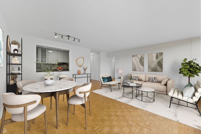 2800 N Lake Shore Drive 305, Chicago, IL 60657
