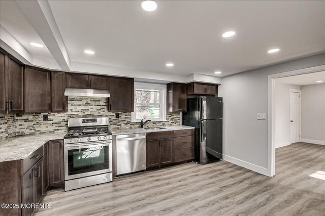 31 Smullen Street, Sayreville, NJ 08872