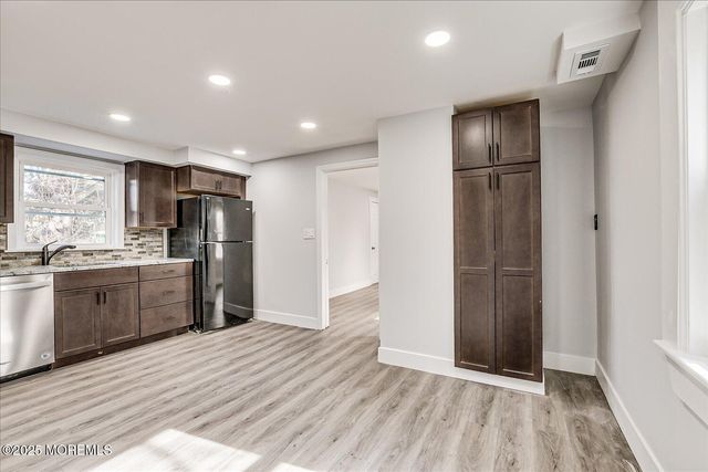 31 Smullen Street, Sayreville, NJ 08872