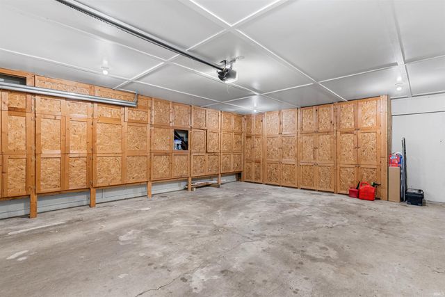 307 S Beach Drive, Monticello, IN 47960