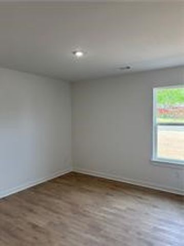 818 Heeler Avenue, Lowell, AR 72745